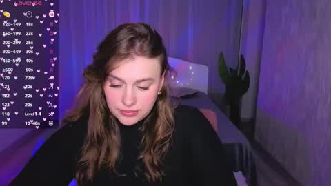 Snapshot of adelynnn chatting on 10/08/25, 04:37 Ada online show from 10/08/25, 04:37
