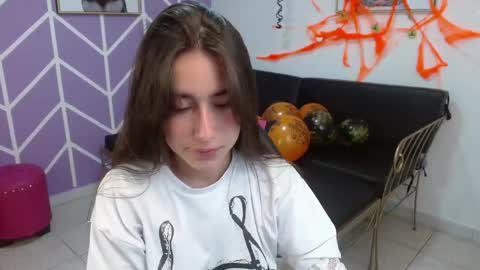 Adhara online show from 11/04/25, 01:54