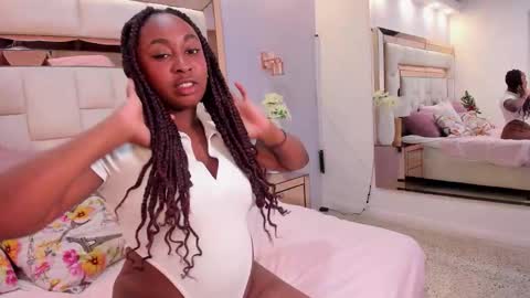 Adhara Mosquera online show from 11/28/25, 01:25