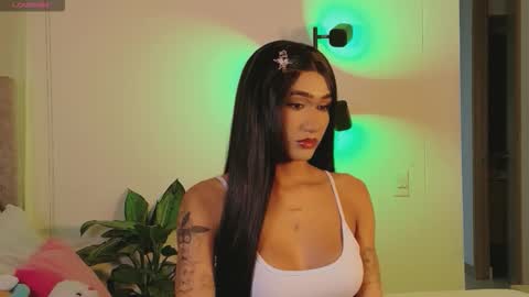 Isabellafirst online show from 10/24/25, 01:03