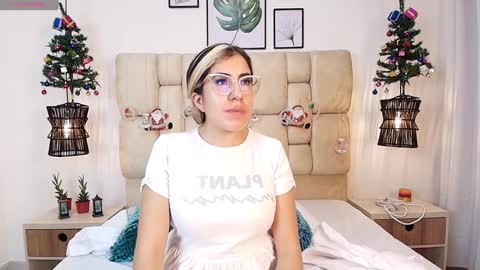 Snapshot of adharasmithh chatting on 01/02/25, 04:56 AdharaSmithh online show from 01/02/25, 04:56