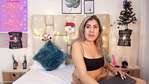 Snapshot of adharasmithh chatting on 01/06/25, 04:23 AdharaSmithh online show from 01/06/25, 04:23