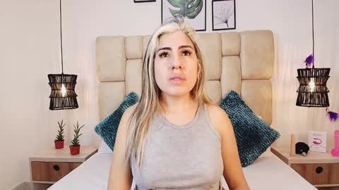 Snapshot of adharasmithh chatting on 02/09/25, 02:06 AdharaSmithh online show from 02/09/25, 02:06