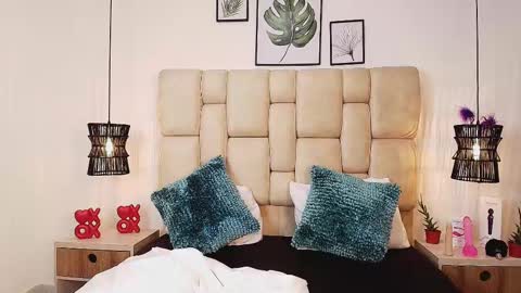 Snapshot of adharasmithh chatting on 02/26/25, 05:53 AdharaSmithh online show from 02/26/25, 05:53