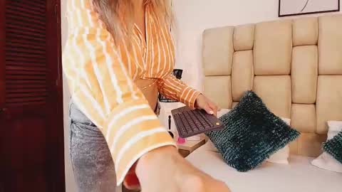 Snapshot of adharasmithh chatting on 03/03/25, 05:18 AdharaSmithh online show from 03/03/25, 05:18