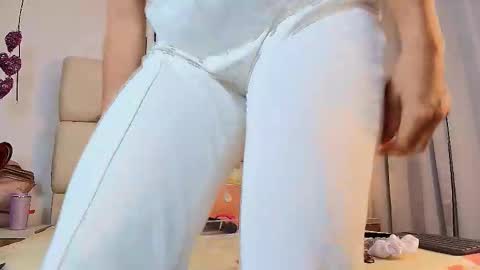 Snapshot of adharasmithh chatting on 09/20/25, 10:22 AdharaSmithh online show from 09/20/25, 10:22