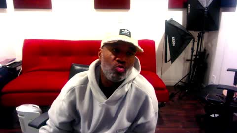 Snapshot of adick_ting chatting on 12/25/24, 02:14 adick_ting online show from 12/25/24, 02:14