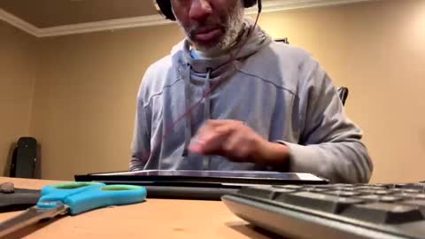 Snapshot of adick_ting chatting on 01/16/25, 01:16 adick_ting online show from 01/16/25, 01:16