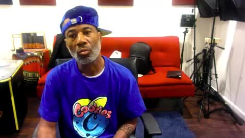 Snapshot of adick_ting chatting on 10/26/25, 11:53 adick_ting online show from 10/26/25, 11:53