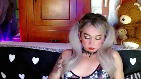 Snapshot of adorableslutxxx chatting on 12/22/24, 01:55 jasmine online show from 12/22/24, 01:55