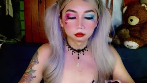 Snapshot of adorableslutxxx chatting on 01/21/25, 07:06 jasmine online show from 01/21/25, 07:06