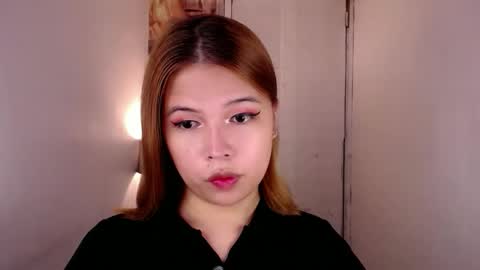 Snapshot of adorabletsforyouxx chatting on 10/27/25, 03:43 adorabletsforyouxx online show from 10/27/25, 03:43