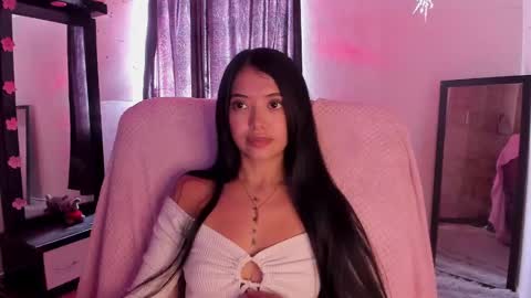 Snapshot of adorabolt chatting on 02/08/25, 04:25 Stormi online show from 02/08/25, 04:25