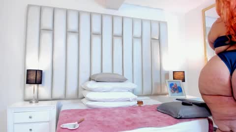 ANDREA PEREZ online show from 02/10/25, 02:48