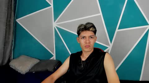 Snapshot of adrew_ledman chatting on 10/30/25, 11:44 Andrew online show from 10/30/25, 11:44