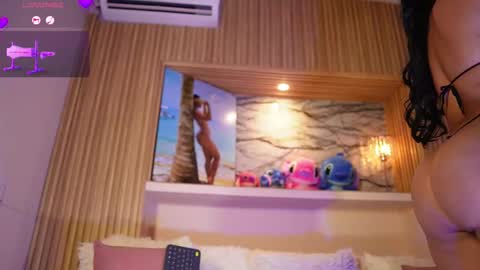 Adri crof online show from 11/12/25, 04:02