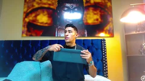 Snapshot of adrian_rae chatting on 02/25/25, 11:41 online show from 02/25/25, 11:41