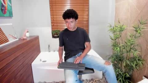Snapshot of adrian_ricci chatting on 10/05/25, 03:38 Adrian Ricci online show from 10/05/25, 03:38