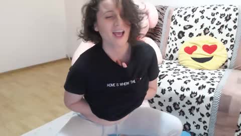 Snapshot of adriana_elvis chatting on 01/06/25, 01:08 adriana online show from 01/06/25, 01:08