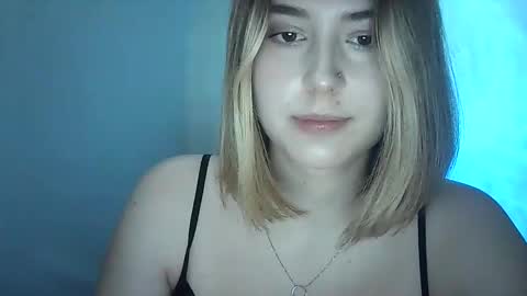 Snapshot of adrianabliss_ chatting on 09/25/25, 06:28 adrianabliss_ online show from 09/25/25, 06:28