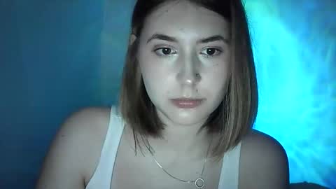 Snapshot of adrianabliss_ chatting on 09/28/25, 07:47 adrianabliss_ online show from 09/28/25, 07:47