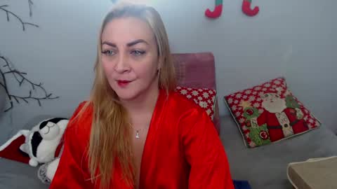 Snapshot of adrianapdes chatting on 12/30/24, 01:58 Adriana Paredes online show from 12/30/24, 01:58