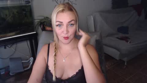 Snapshot of adrianapdes chatting on 01/31/25, 11:56 Adriana Paredes online show from 01/31/25, 11:56