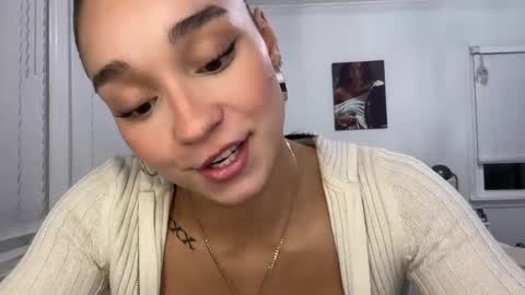 Adrianna  online show from 02/08/25, 02:47