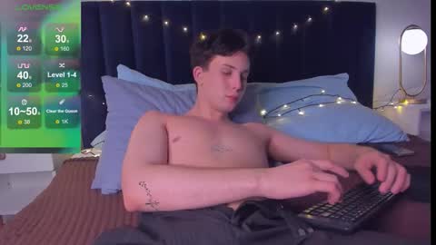 Snapshot of adrianoaubert chatting on 10/12/25, 04:39 adrianoaubert online show from 10/12/25, 04:39