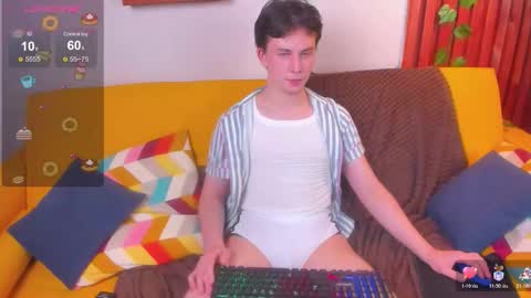 Snapshot of adrianoaubert chatting on 10/31/25, 03:35 adrianoaubert online show from 10/31/25, 03:35