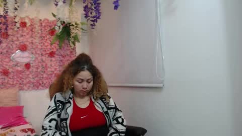 adriel_and_risitos_ online show from 09/19/25, 04:58