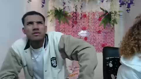 adriel_and_risitos_ online show from 09/25/25, 03:43