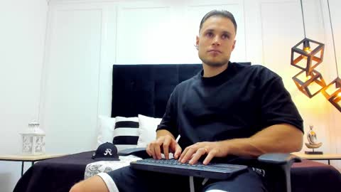 Snapshot of adrien_roche888 chatting on 02/22/25, 11:24 Adrein Roche online show from 02/22/25, 11:24
