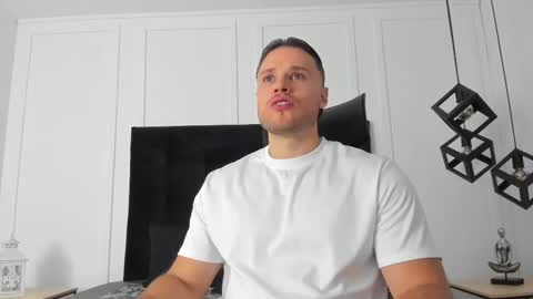 Snapshot of adrien_roche888 chatting on 09/09/25, 10:53 Adrein Roche online show from 09/09/25, 10:53