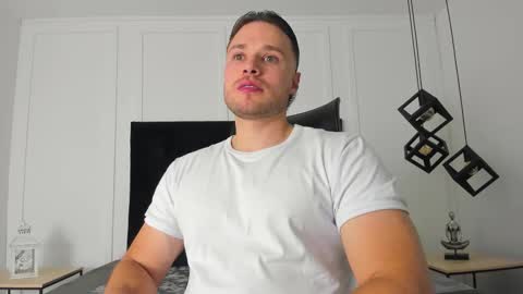 Adrein Roche online show from 10/09/25, 09:35