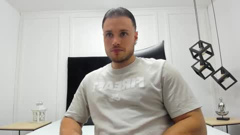 Adrein Roche online show from 10/15/25, 10:43