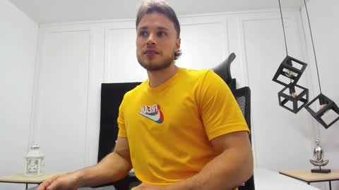 Adrein Roche online show from 10/26/25, 10:47