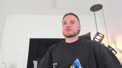 Adrein Roche online show from 11/07/25, 11:27