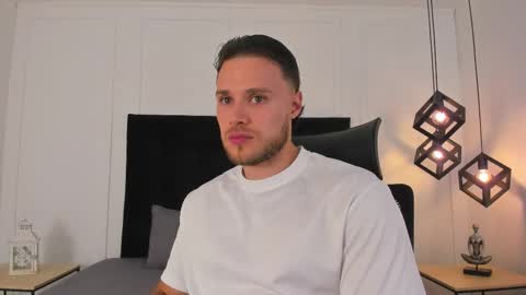 Adrein Roche online show from 11/11/25, 10:54