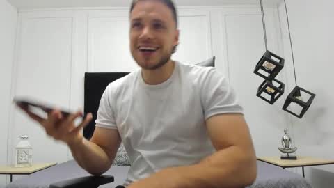 Adrein Roche online show from 11/12/25, 11:58