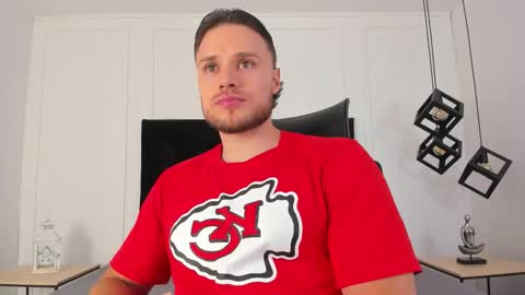 Adrein Roche online show from 11/13/25, 11:03