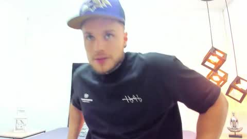 Adrein Roche online show from 11/15/25, 11:54