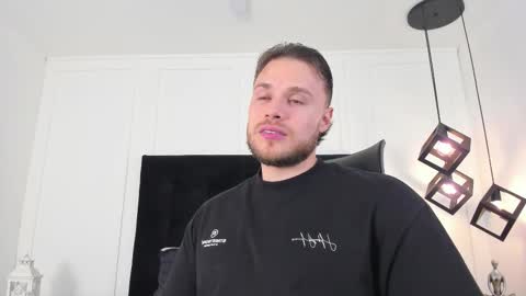 Adrein Roche online show from 11/18/25, 11:15