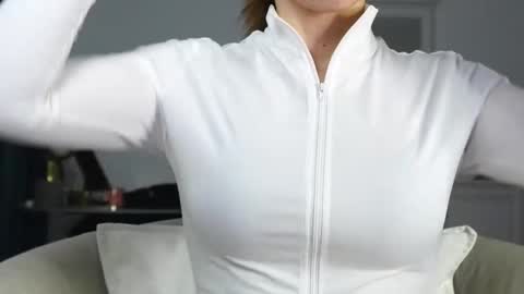 Aelia online show from 10/07/25, 03:47