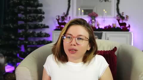 Aelia online show from 11/21/25, 05:50