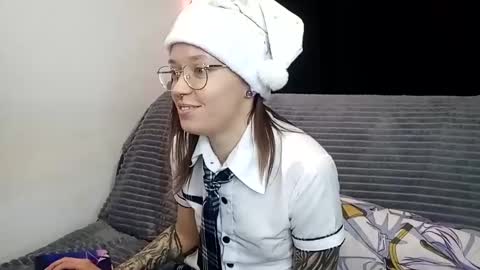 Snapshot of aelita_night chatting on 12/24/24, 02:54 aelita_night online show from 12/24/24, 02:54