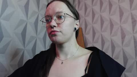 Snapshot of aelita_night chatting on 10/02/25, 07:21 aelita_night online show from 10/02/25, 07:21