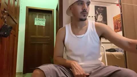 Luci online show from 11/07/25, 03:17