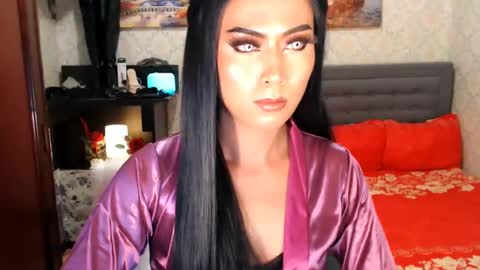 Snapshot of affairtoyourgoddesskhendra chatting on 01/29/25, 11:25 Dominant Goddess Contessa online show from 01/29/25, 11:25
