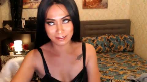 Snapshot of affairtoyourgoddesskhendra chatting on 02/14/25, 11:09 Dominant Goddess Contessa online show from 02/14/25, 11:09